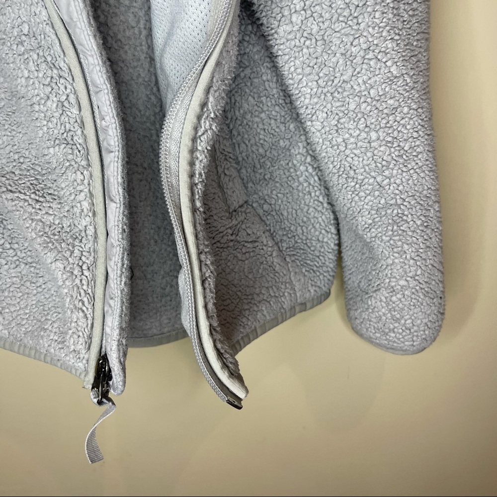 The North Face Sherpa Fleece for Girls. E-1 - Picture 4 of 6